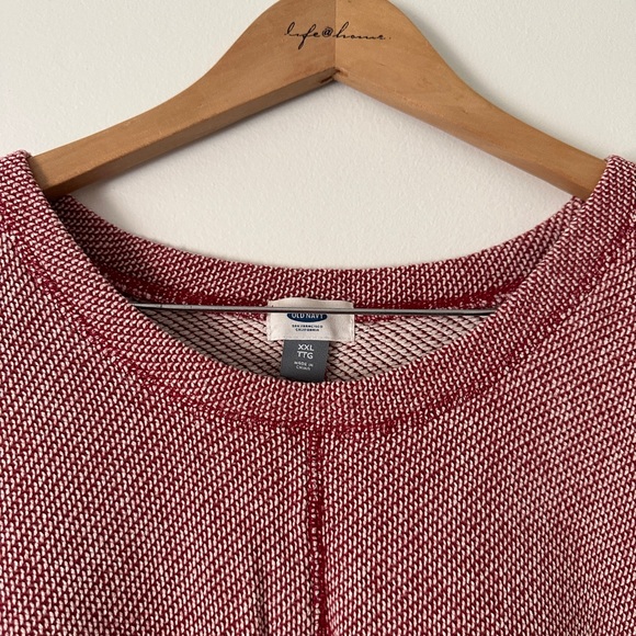 comfy red knit. - Picture 3 of 4